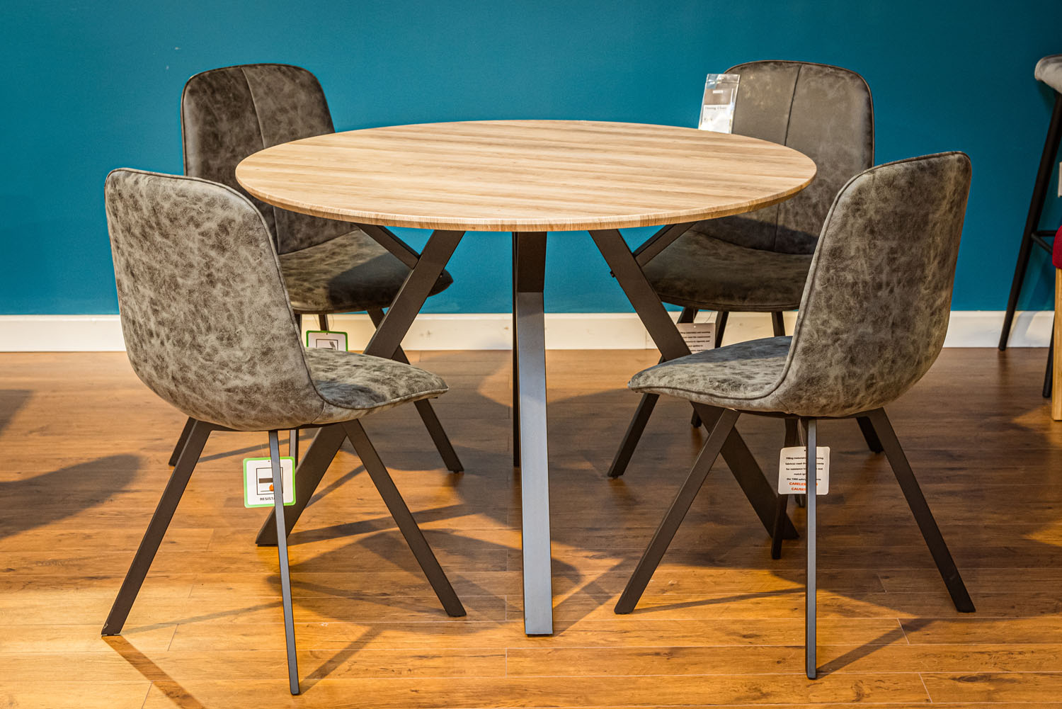 Breakfast table on sale 4 chairs